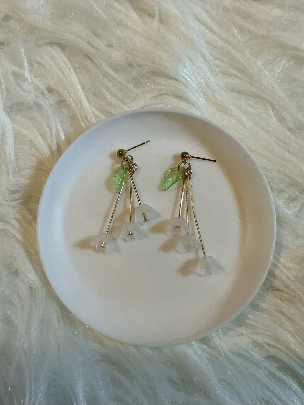 Elegant vintage retro tulip/floral dangle/drop earrings